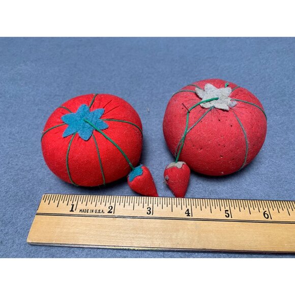 Vintage Tomato & Strawberry Pin Cushion Set - Picture 4 of 6